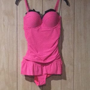 Swimsuit competition bathing suit